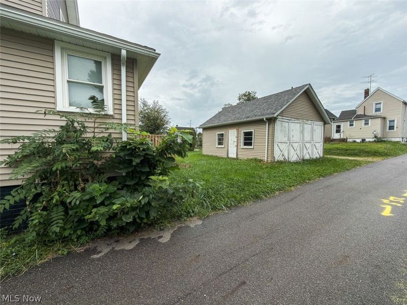 1747 5th Street SE, Canton, OH 44707 Photo 4
