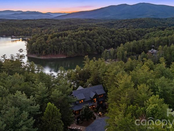 1264 Ten Whigs Ridge, Nebo, NC 28761