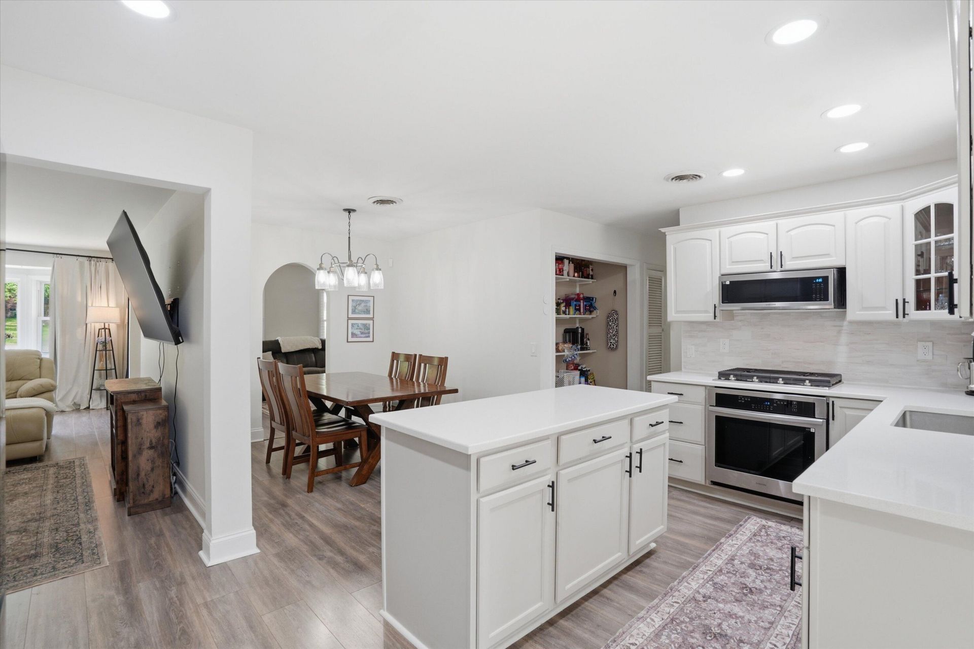 403 Forest Circle Photo 8