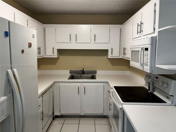 3674 NW 111th Ave , Sunrise, FL 33351