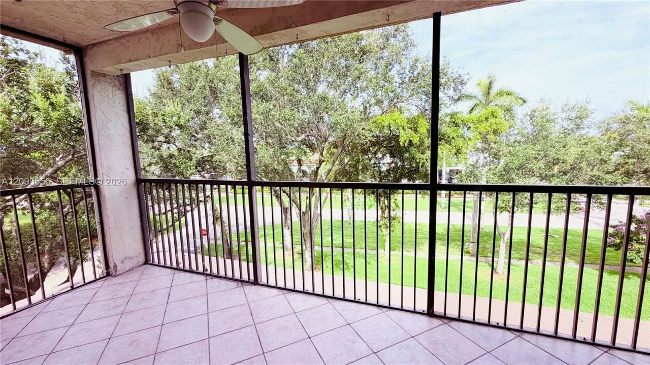 6800 Cypress Rd, Unit 401, Plantation, FL 33317 Photo