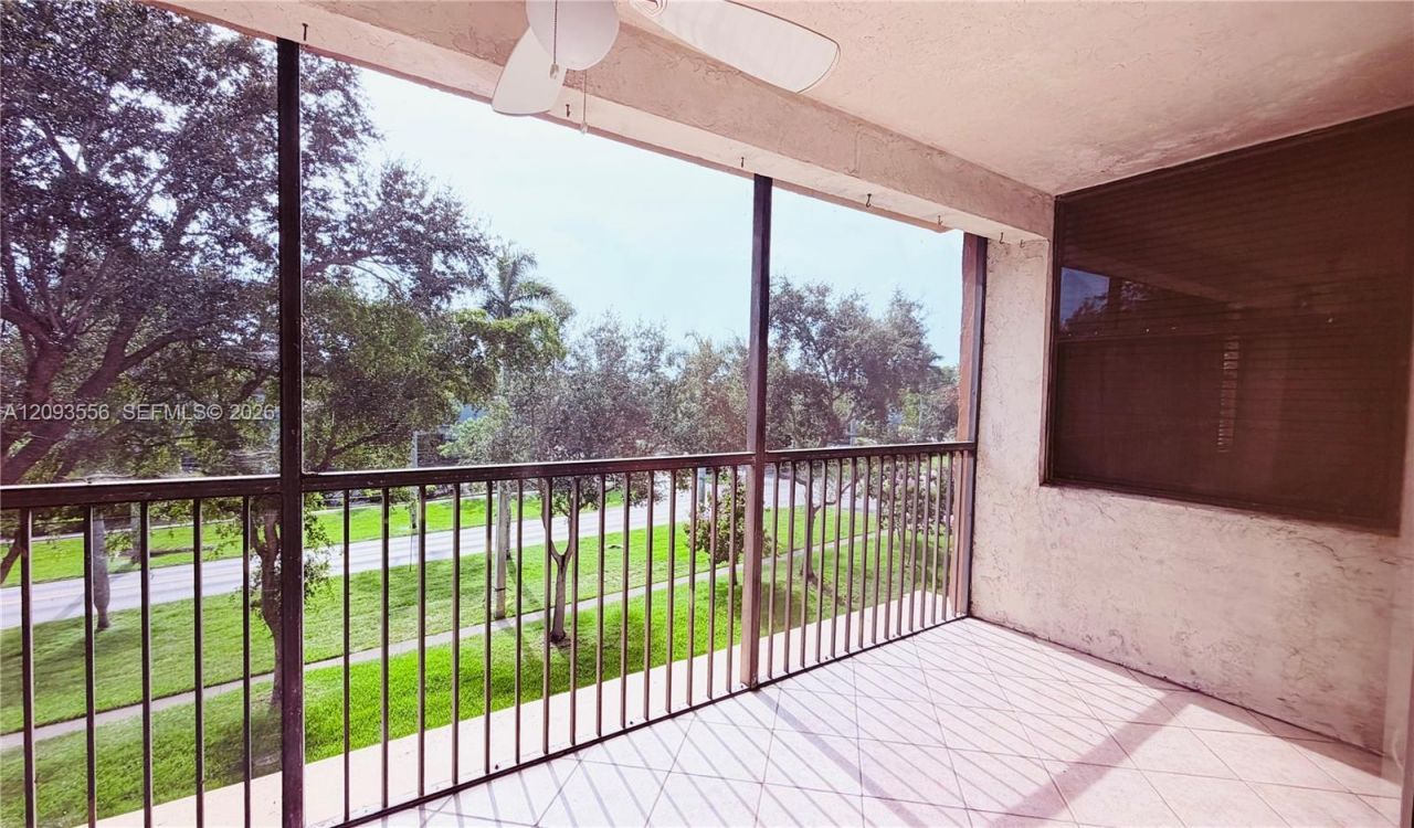 6800 Cypress Rd, Unit 401, Plantation, FL 33317 Photo