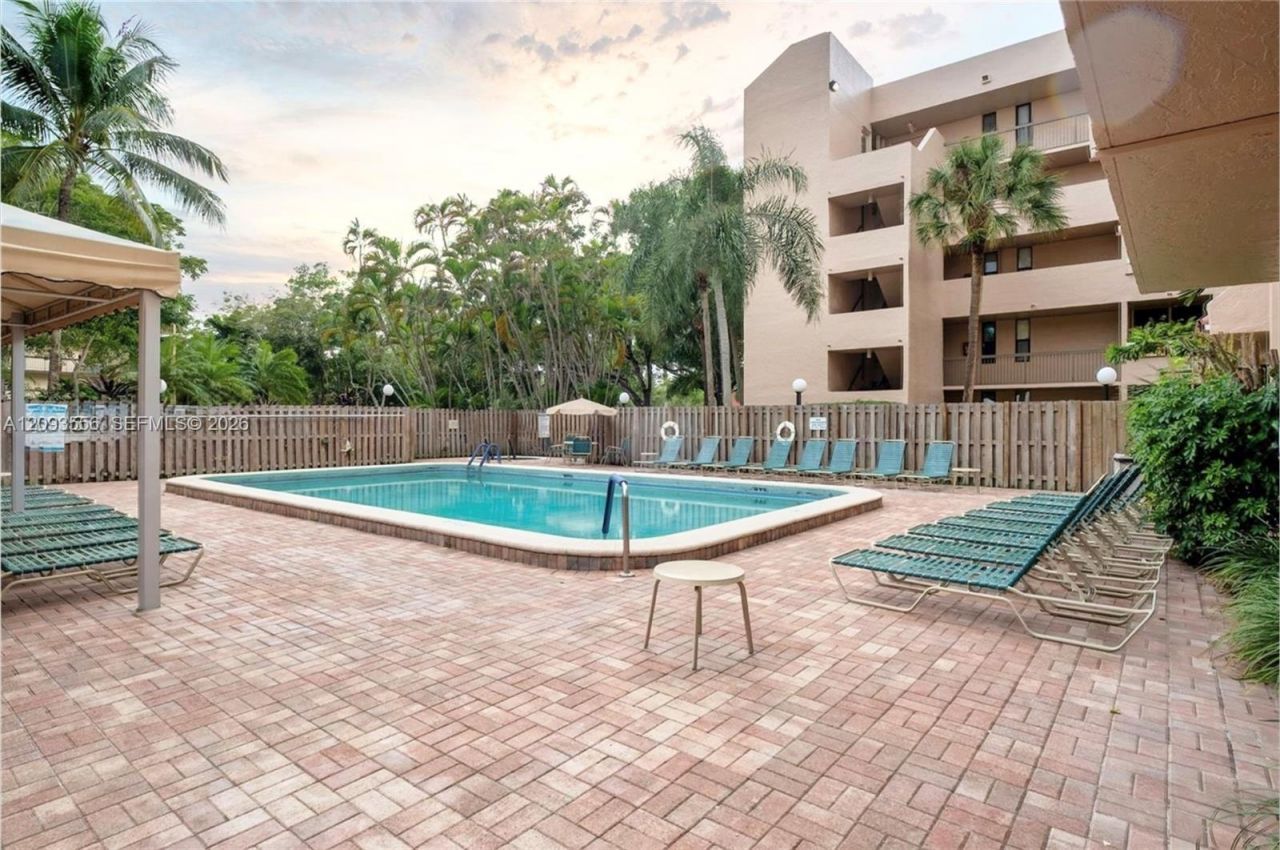 6800 Cypress Rd, Unit 401, Plantation, FL 33317 Photo
