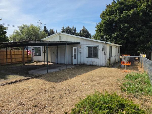 221 N Arcadia Ave, Deer Park, WA 99006
