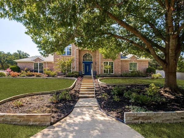 204 E Chapel Downs Drive, Southlake, TX 76092