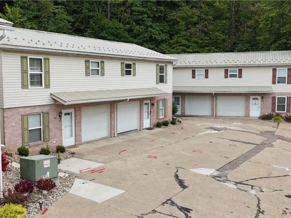 527 Ridge Avenue NE, New Philadelphia, OH 44663