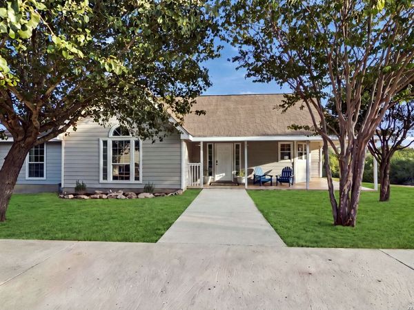 266 Agarita, Lakehills, TX 78063