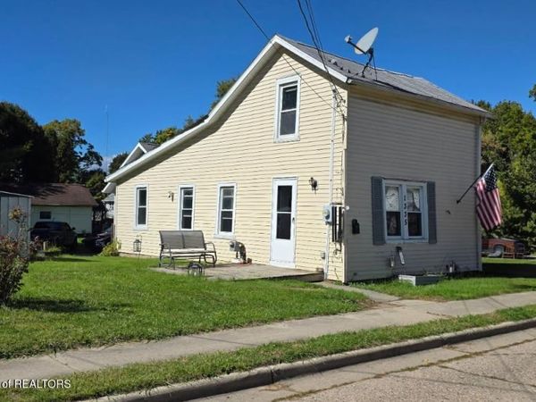 1335 N Walnut Street, Lansing, MI 48906