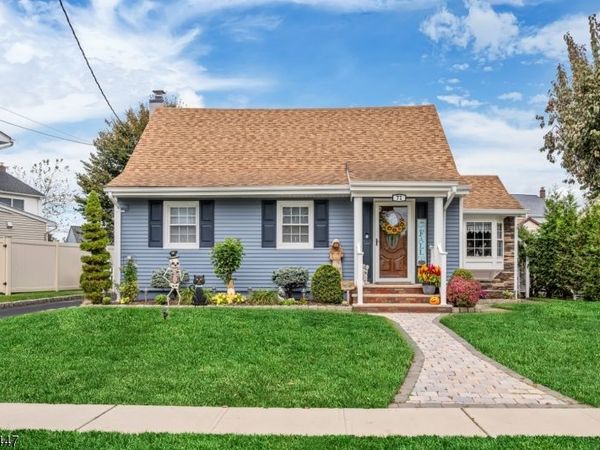 71 Weller Ter, Saddle Brook, NJ 07663