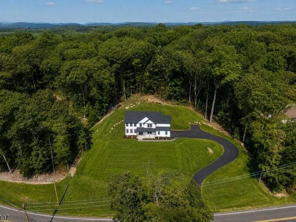 477 W Hill Rd, Lebanon, NJ 08826