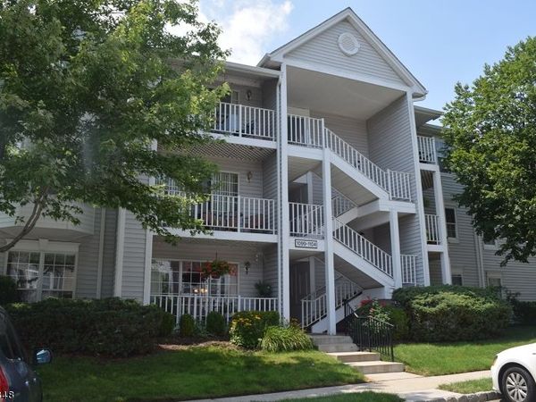 1104 Sage Ct, Mahwah, NJ 07430