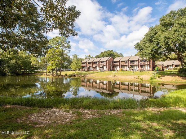217 Lakeside Villa, Diamondhead, MS 39525