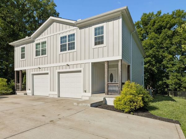 721 Poplar St , Columbia, TN 38401