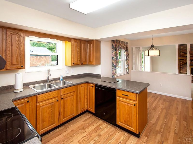 8044 Honeysuckle Lane, West Chester, OH 45069 Photo 12
