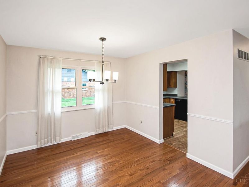 8044 Honeysuckle Lane, West Chester, OH 45069 Photo 14