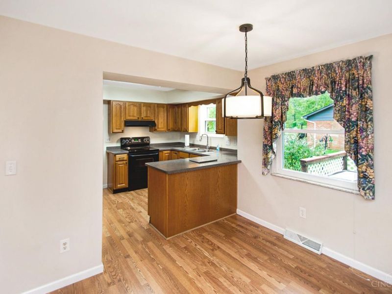 8044 Honeysuckle Lane, West Chester, OH 45069 Photo 18