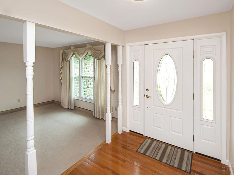 8044 Honeysuckle Lane, West Chester, OH 45069 Photo 4
