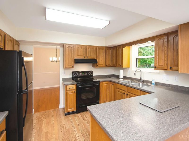 8044 Honeysuckle Lane, West Chester, OH 45069 Photo 9