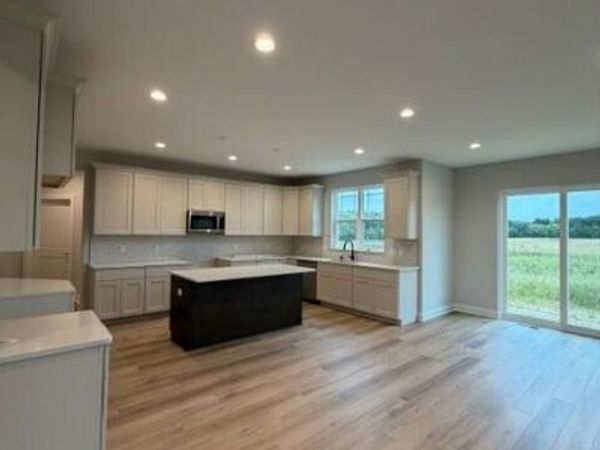611 Talbots Woods COURT, Dousman, WI 53118