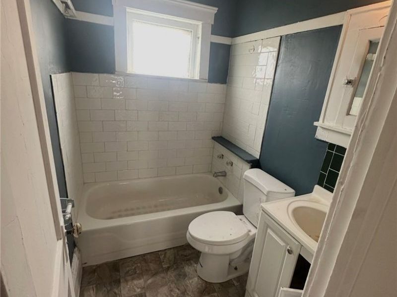 3294 East 105th, Unit Down, Cleveland, OH 44104 Photo 5
