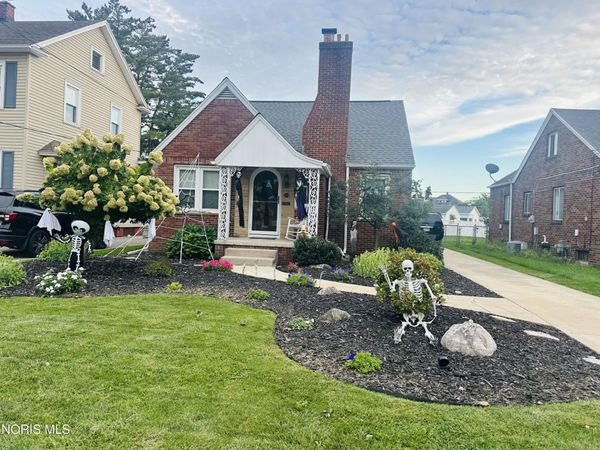 405 Eagle Point Road , Rossford, OH 43460