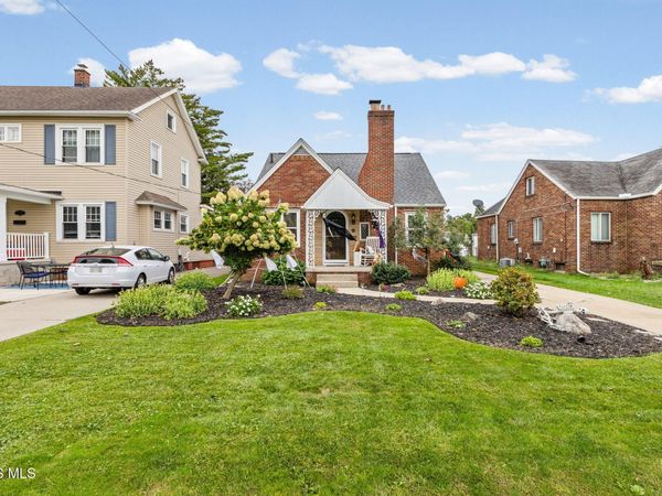 405 Eagle Point Road, Rossford, OH 43460