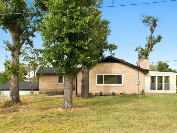 902 N 9th Street , Rogers, AR 72756