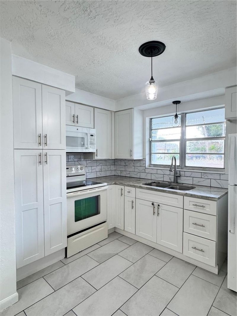 3439 Mcintosh Road, Sarasota, FL 34232 Photo