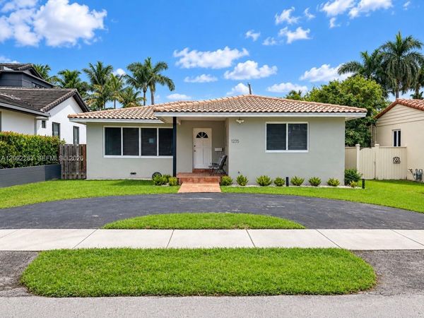 1235 Pierce St , Hollywood, FL 33019