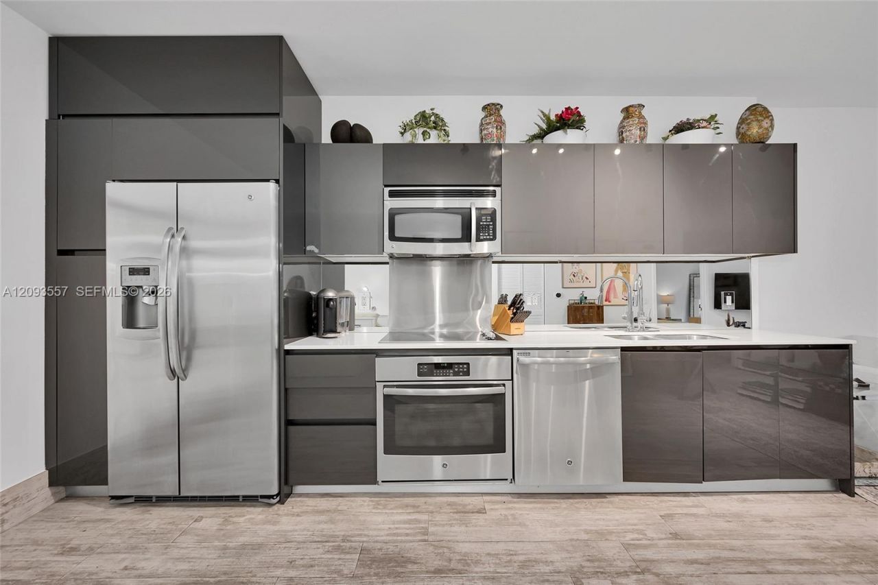 31 SE 6th St , Unit 304, Miami, FL 33131 Photo