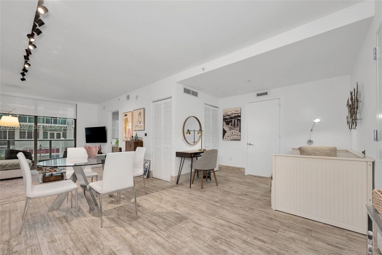 31 SE 6th St , Unit 304, Miami, FL 33131 Photo