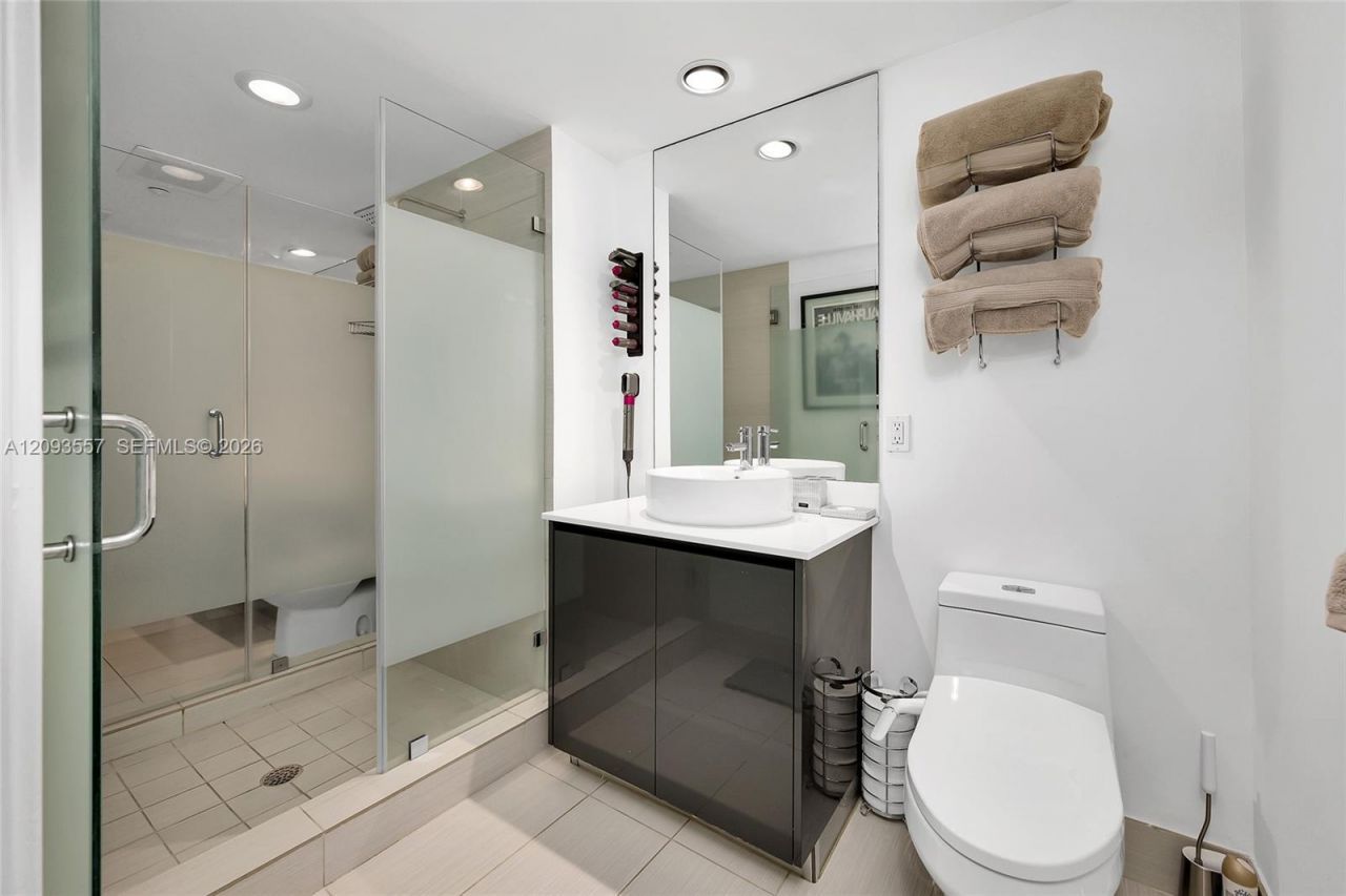 31 SE 6th St , Unit 304, Miami, FL 33131 Photo