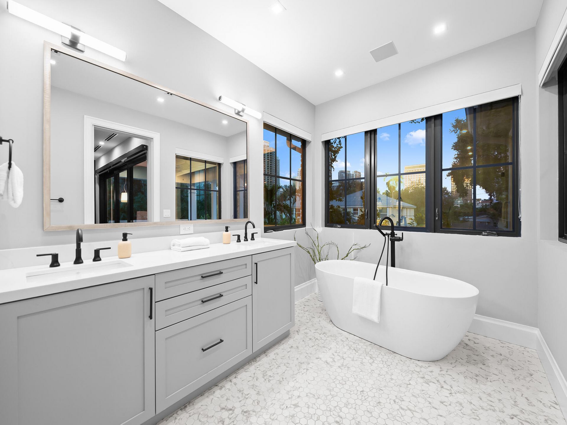 612 SW 6th Avenue, Fort Lauderdale, FL 33315 Photo