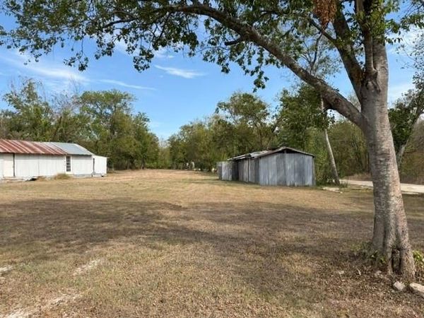 406 Whitt Street , Groesbeck, TX 76642