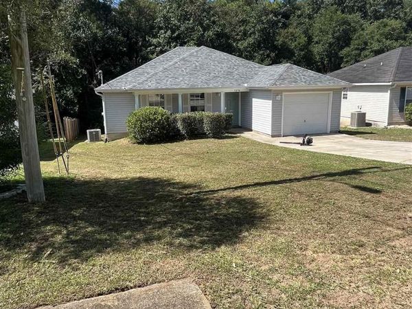 5294 Overbrook Dr, Milton, FL 32570