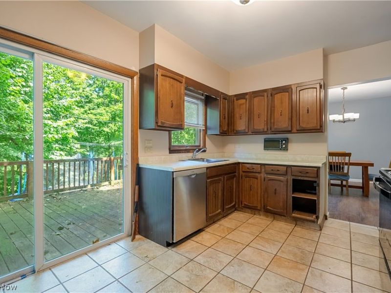 151 Overlook Drive, Alliance, OH 44601 Photo 18