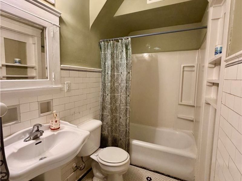 16913 Bradgate Avenue, Cleveland, OH 44111 Photo 14
