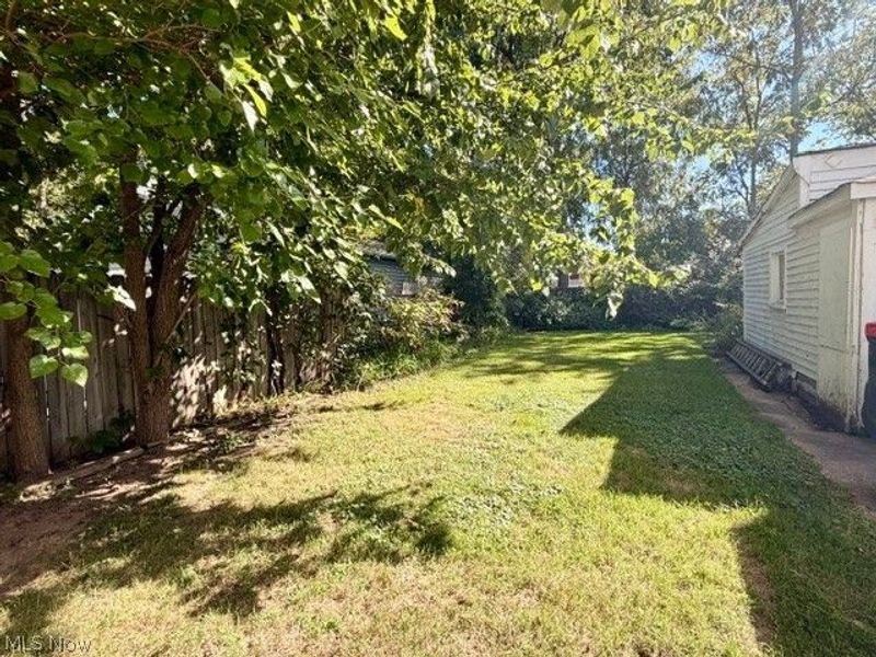 16913 Bradgate Avenue, Cleveland, OH 44111 Photo 20