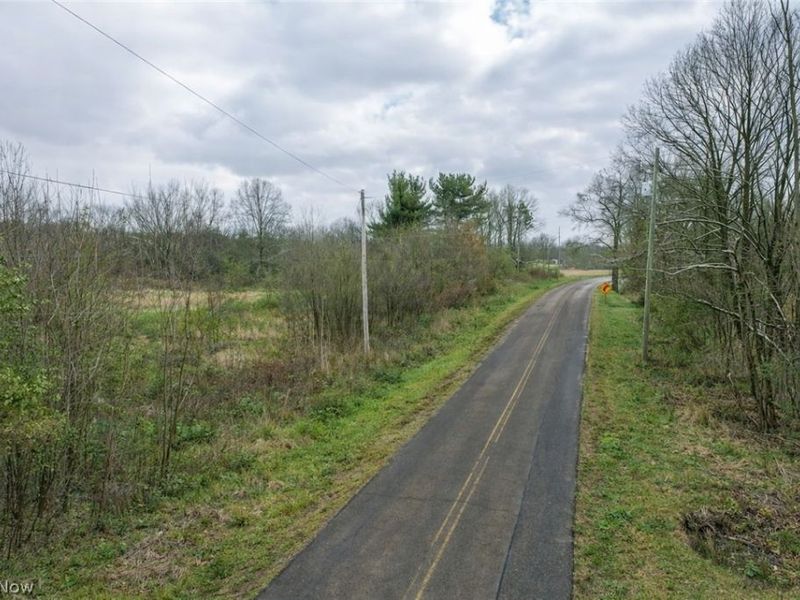 000 Lexington Road, Alliance, OH 44601 Photo 2