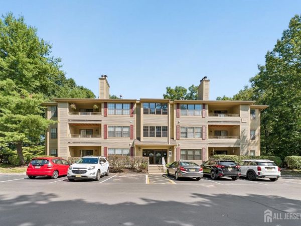 1403 Stoneridge Circle , Helmetta, NJ 08828