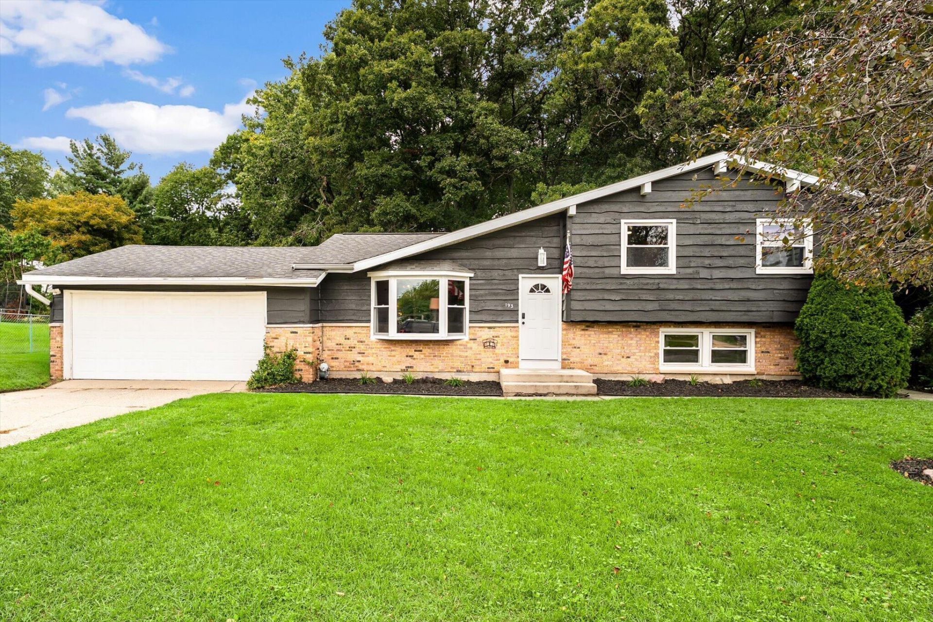 193 Lantern Drive Nw, Comstock Park, MI 49321 Main Photo