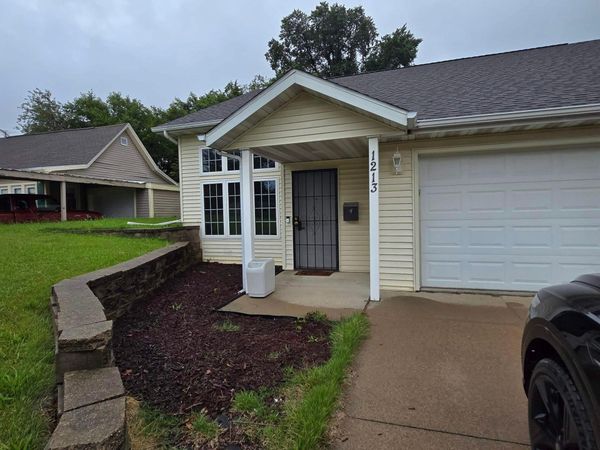 1213 1St Avenue E, Oskaloosa, IA 52577