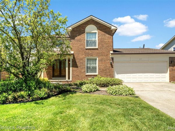 217 Stonetree Circle , Rochester Hills, Mi 48309