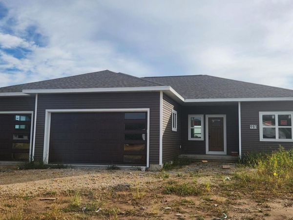981 Bell Circle, Arlington, WI 53911