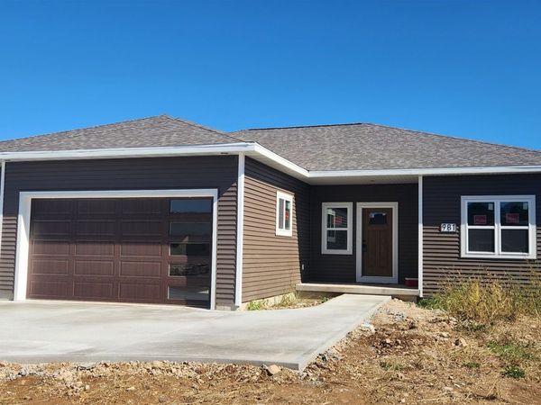 981 Bell Circle, Arlington, WI 53911