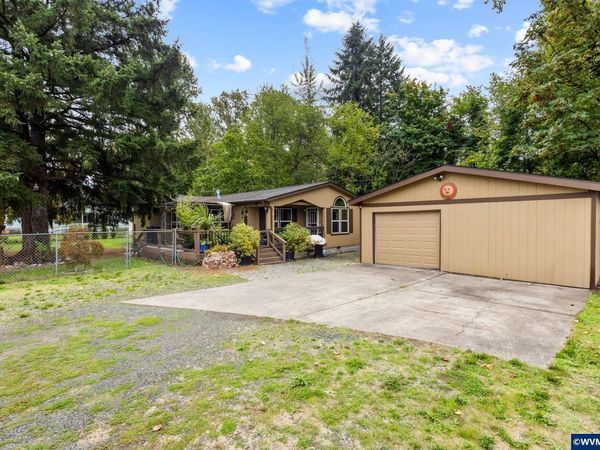 1606 11th St, Sweet Home, OR 97386