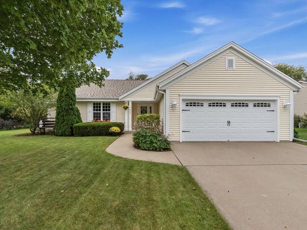 622 Hickory Hollow ROAD, Waterford, WI 53185