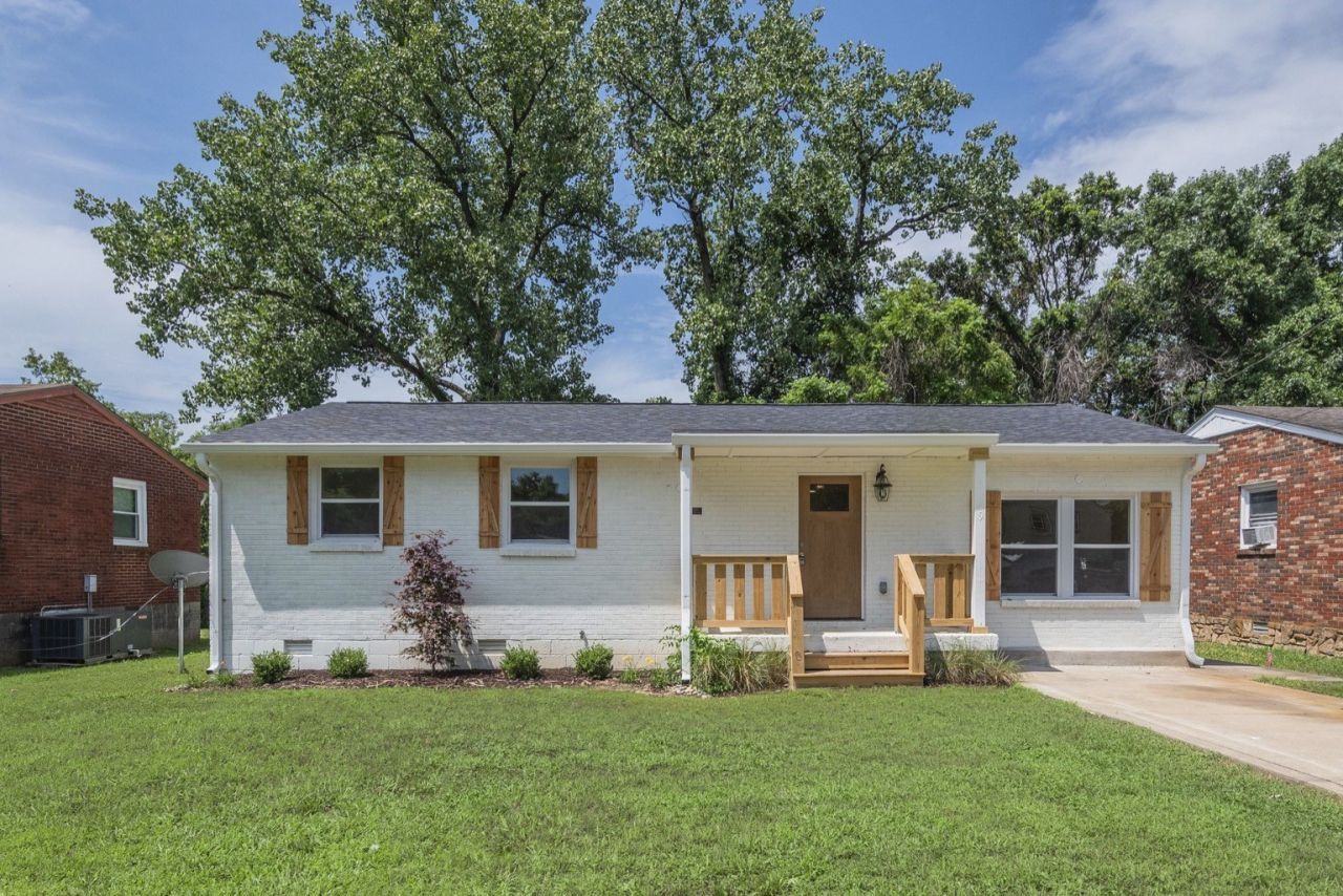 3189 Lagrange Dr, Nashville, TN 37218 Main Photo