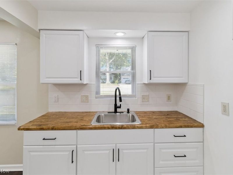 443 Fairway Boulevard, Wickliffe, OH 44095 Photo 6