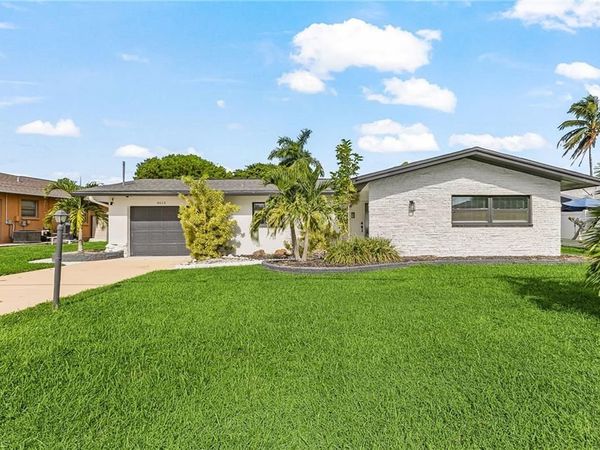 4614 SE 1st PL , CAPE CORAL, FL 33904